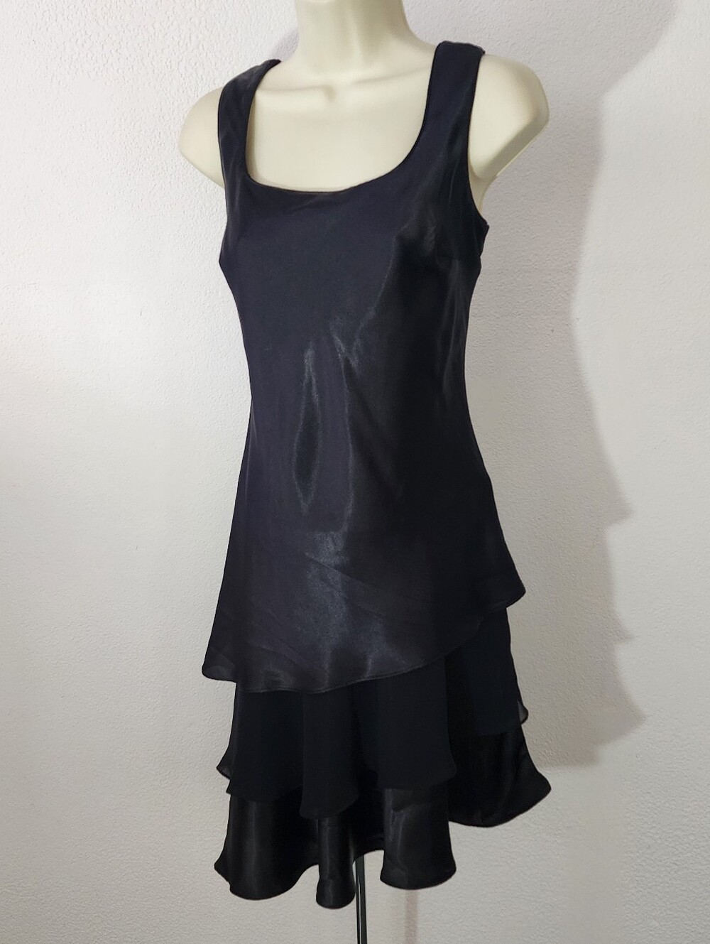 Karin Stevins Dress Satin Cocktail Layered Tiered Sleeveless Black Size 8 - Picture 5 of 9